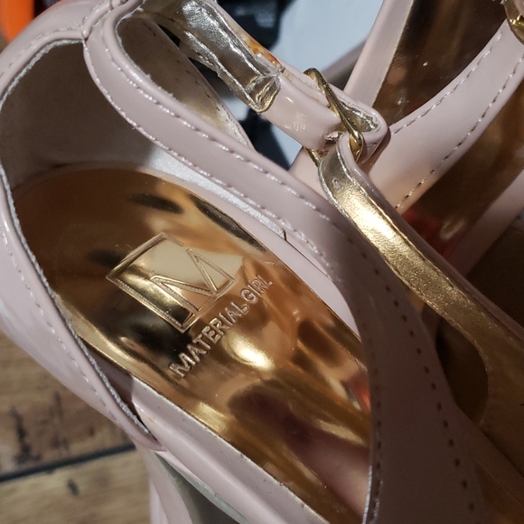 High heels - Picture 4 of 4